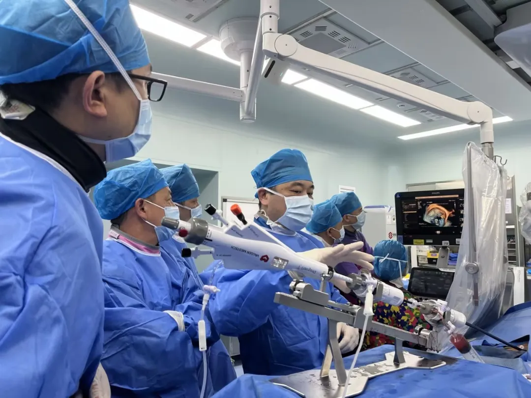 Cardiology team at Foshan Chancheng Hospital operating the DragonFly delivery system in the catheterization lab